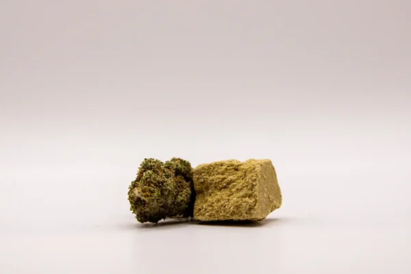 Amnesia och Blond Lebanese buds och hash i Sverige. Paketpriser för alla i Sverige